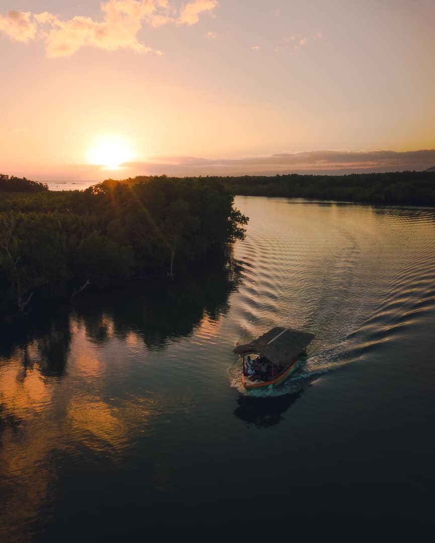 The sunset by the river.